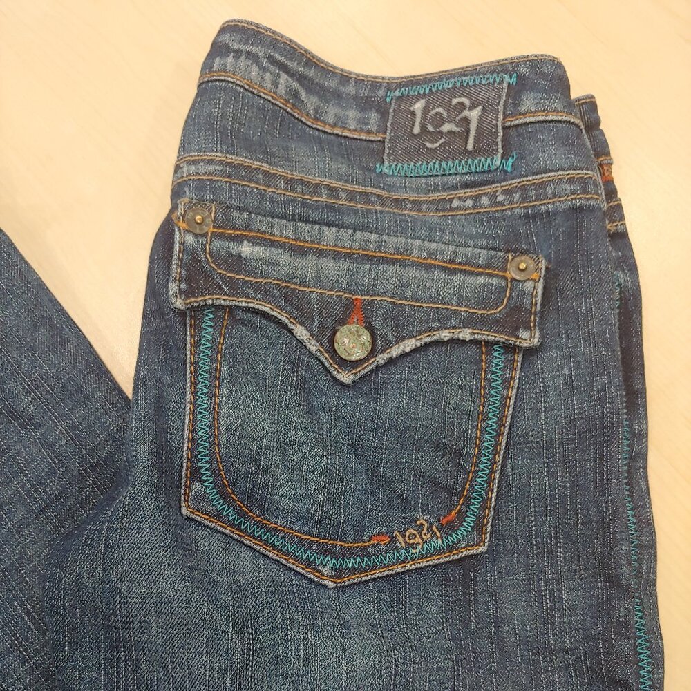 1921 Size 30, Low Rise, Women's Fit & Flare Jeans